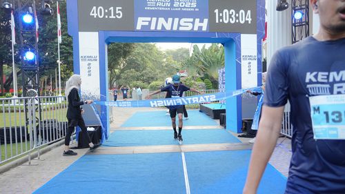Race photo from KEMLU RUN 2025