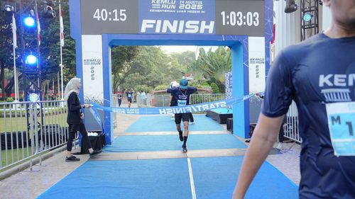 Race photo from KEMLU RUN 2025
