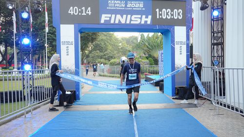 Race photo from KEMLU RUN 2025