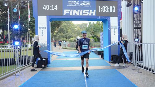 Race photo from KEMLU RUN 2025