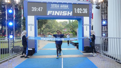 Race photo from KEMLU RUN 2025