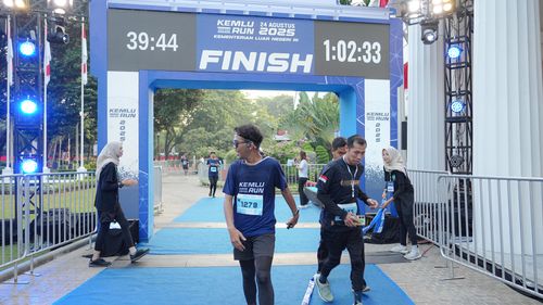 Race photo from KEMLU RUN 2025