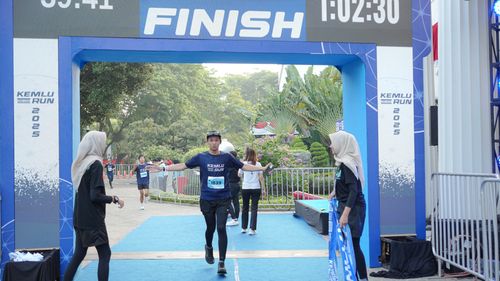 Race photo from KEMLU RUN 2025