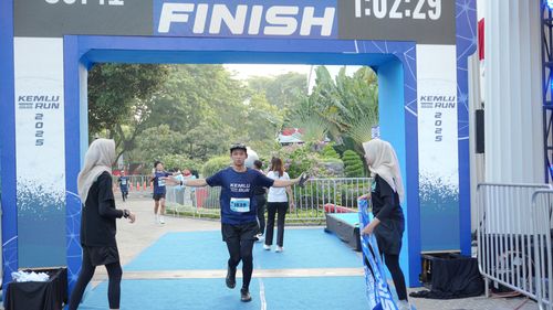 Race photo from KEMLU RUN 2025