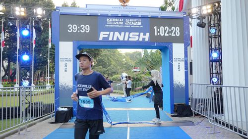 Race photo from KEMLU RUN 2025