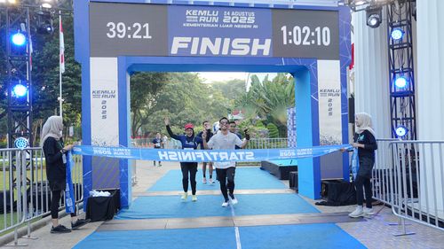 Race photo from KEMLU RUN 2025