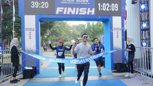 Race photo from KEMLU RUN 2025