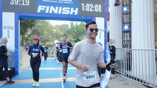 Race photo from KEMLU RUN 2025