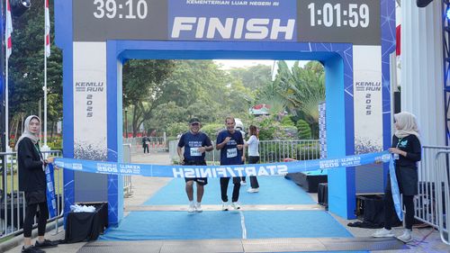 Race photo from KEMLU RUN 2025