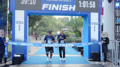 Race photo from KEMLU RUN 2025
