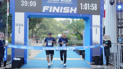 Race photo from KEMLU RUN 2025