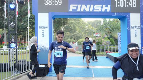 Race photo from KEMLU RUN 2025