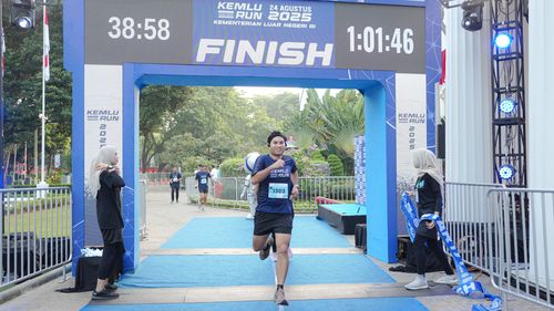 Race photo from KEMLU RUN 2025