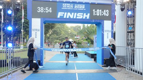 Race photo from KEMLU RUN 2025