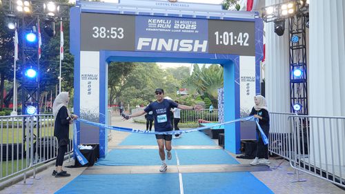 Race photo from KEMLU RUN 2025