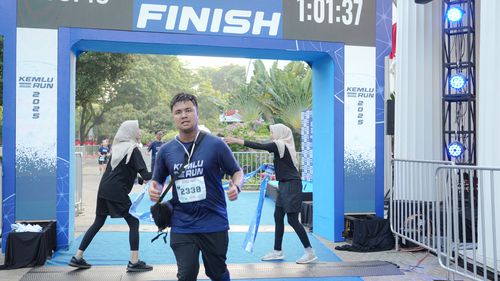 Race photo from KEMLU RUN 2025