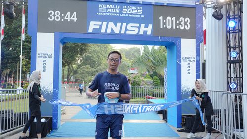 Race photo from KEMLU RUN 2025