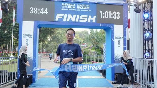 Race photo from KEMLU RUN 2025