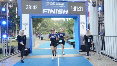 Race photo from KEMLU RUN 2025