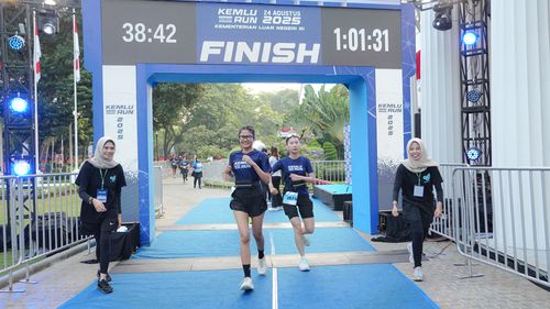 Race photo from KEMLU RUN 2025