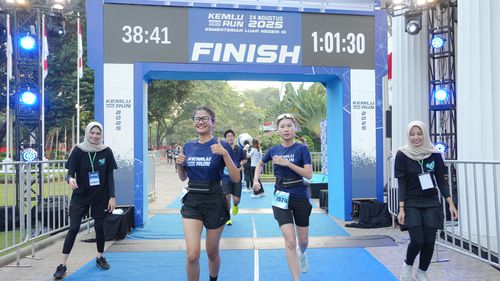 Race photo from KEMLU RUN 2025