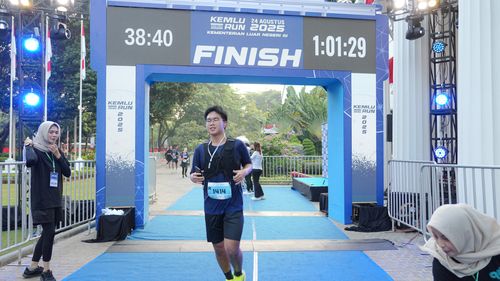 Race photo from KEMLU RUN 2025