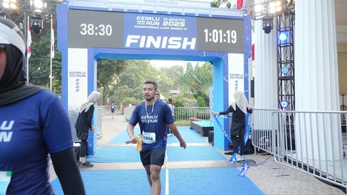 Race photo from KEMLU RUN 2025