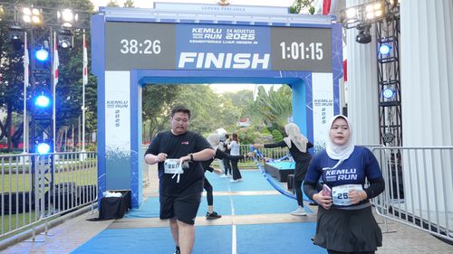 Race photo from KEMLU RUN 2025