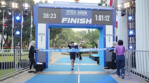 Race photo from KEMLU RUN 2025