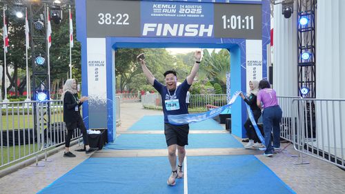 Race photo from KEMLU RUN 2025