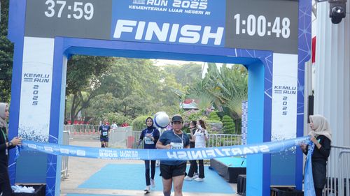 Race photo from KEMLU RUN 2025
