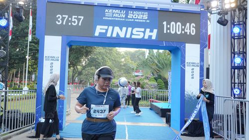Race photo from KEMLU RUN 2025