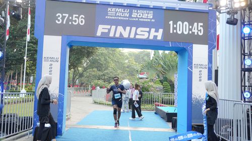 Race photo from KEMLU RUN 2025