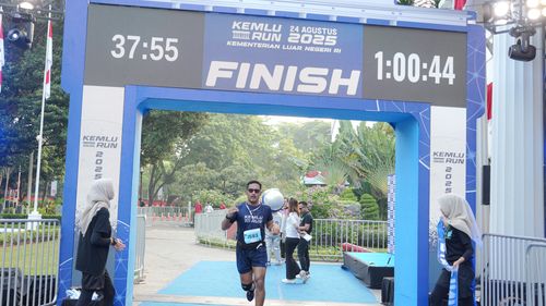 Race photo from KEMLU RUN 2025