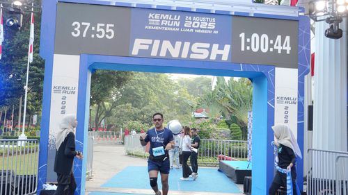 Race photo from KEMLU RUN 2025
