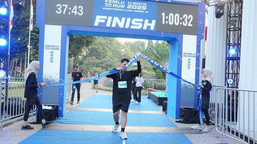 Race photo from KEMLU RUN 2025