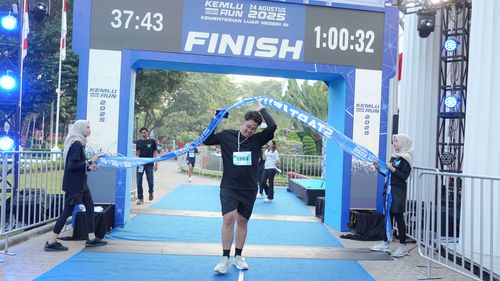 Race photo from KEMLU RUN 2025