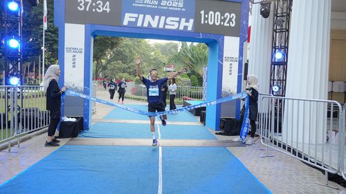 Race photo from KEMLU RUN 2025