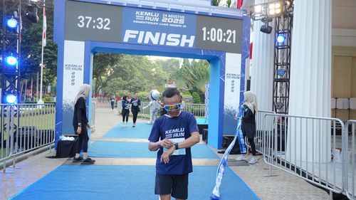 Race photo from KEMLU RUN 2025