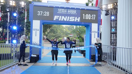 Race photo from KEMLU RUN 2025