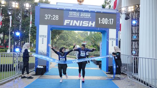 Race photo from KEMLU RUN 2025