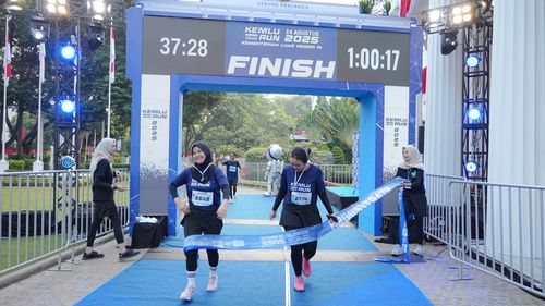 Race photo from KEMLU RUN 2025