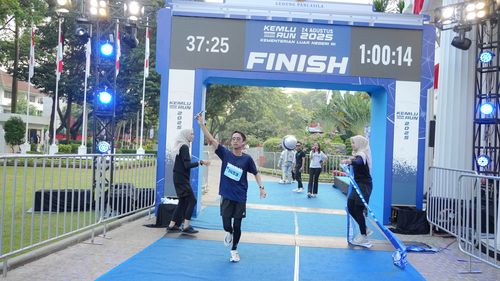 Race photo from KEMLU RUN 2025