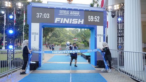 Race photo from KEMLU RUN 2025