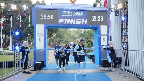 Race photo from KEMLU RUN 2025