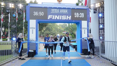 Race photo from KEMLU RUN 2025
