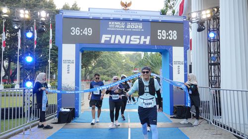Race photo from KEMLU RUN 2025