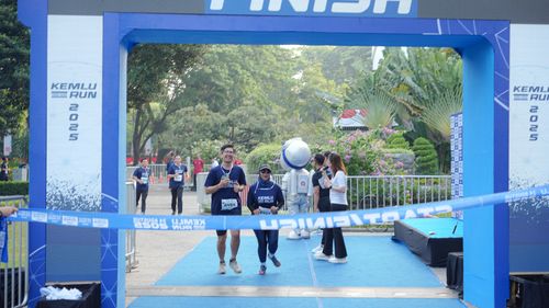 Race photo from KEMLU RUN 2025