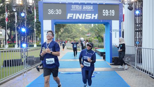 Race photo from KEMLU RUN 2025