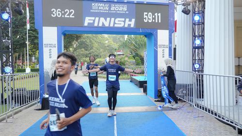 Race photo from KEMLU RUN 2025